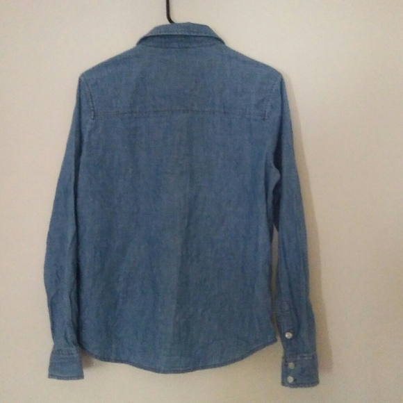 Forever 21 Chambray Shirt Size M - Picture 2 of 5